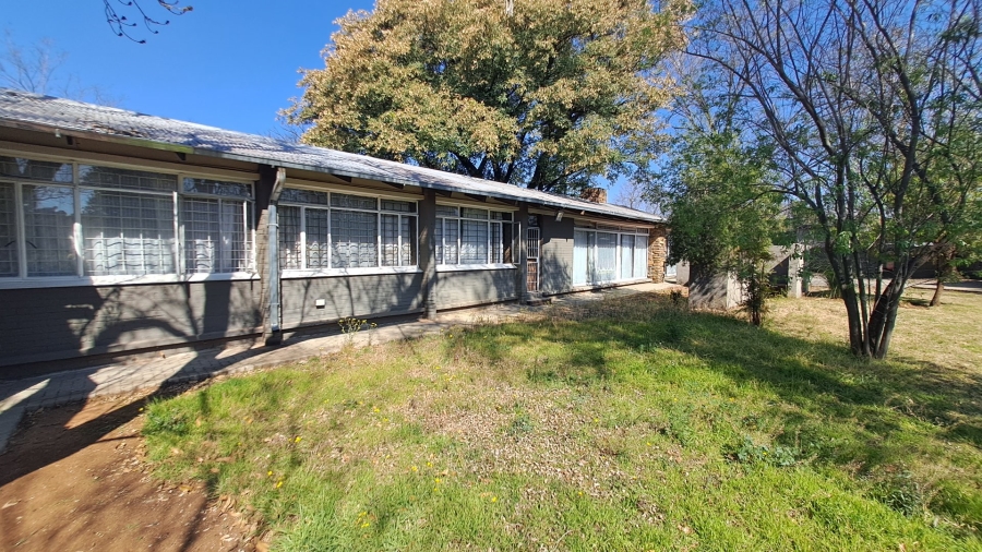 16 Bedroom Property for Sale in Universitas Free State